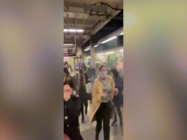 Video vụ xả súng ở ga tàu điện ngầm New York làm 16 người bị thương