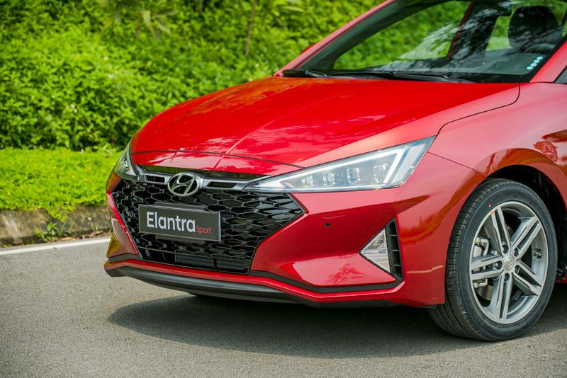 Giá xe Elantra lăn bánh mới nhất 4/2022: Đánh giá nhanh kèm hình ảnh thực tế - 6