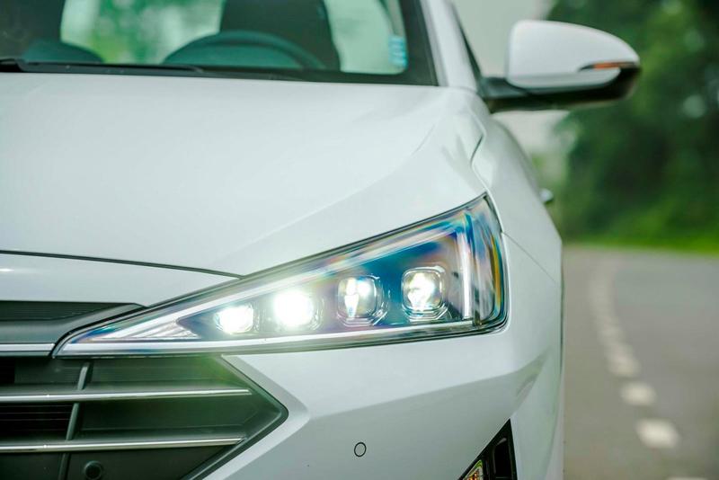 Giá xe Elantra lăn bánh mới nhất 4/2022: Đánh giá nhanh kèm hình ảnh thực tế - 7