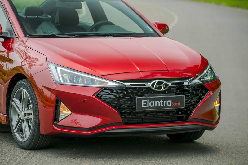 Giá xe Elantra lăn bánh mới nhất 4/2022: Đánh giá nhanh kèm hình ảnh thực tế - 5