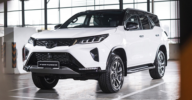 Giá xe Toyota Fortuner tháng 4/2022, giảm 50% LPTB và lãi suất vay - 4