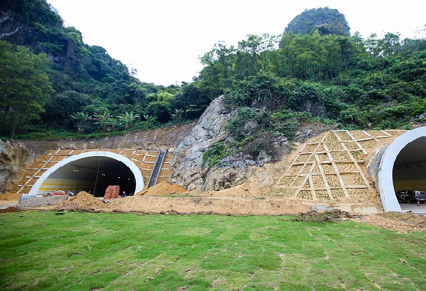 Cận cảnh dự án hầm xuyên núi trị giá gần 250 tỷ đồng, lớn nhất Quảng Ninh - 5