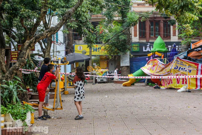 Lạnh người với &#34;chuồng cọp&#34; chằng chịt tại khu tập thể xảy ra vụ cháy làm 5 người tử vong - 16