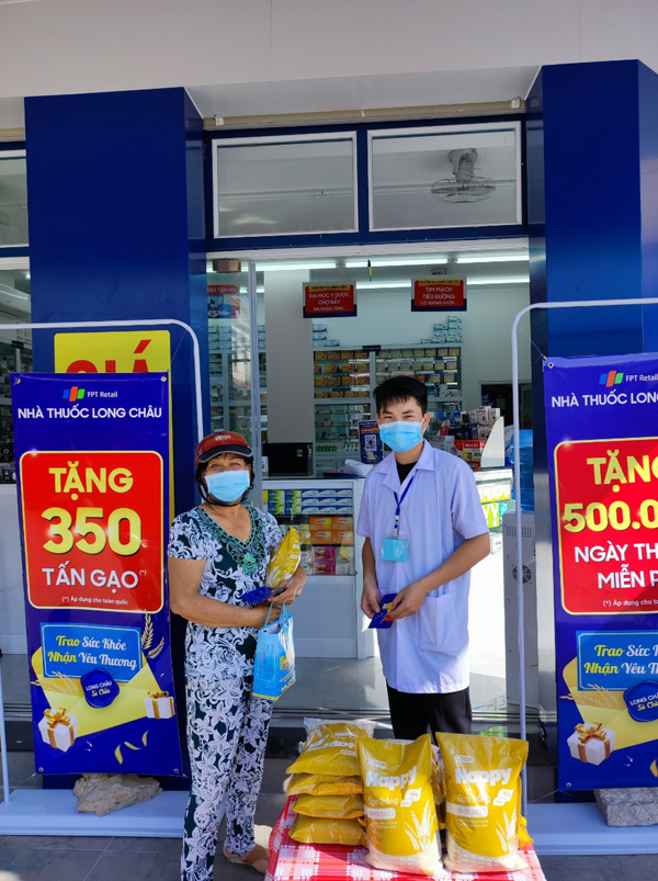 FPT Long Châu tặng 500.000 ngày thuốc, sẻ chia cùng người có hoàn cảnh khó khăn - 1