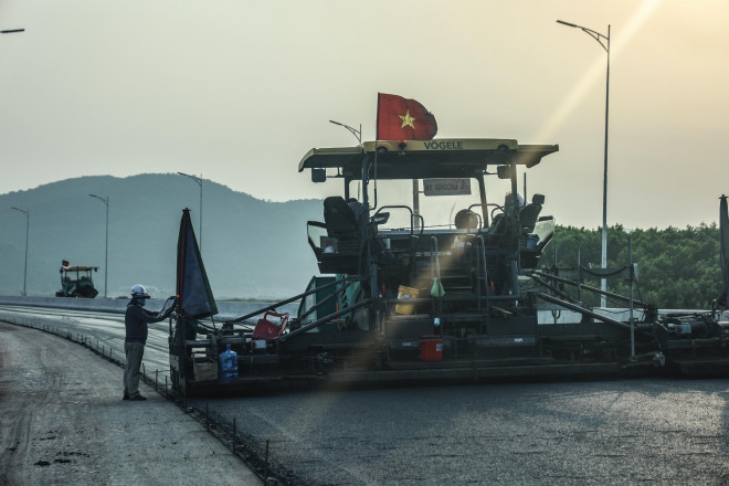 Ngắm cầu vượt biển 800 tỷ đồng với phong cảnh tuyệt đẹp ở Quảng Ninh - 8