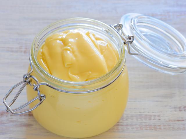 Tự làm sốt mayonnaise siêu đơn giản từ những nguyên liệu nhà nào cũng có