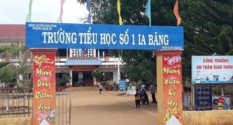 Cho thôi chức Bí thư Đảng uỷ xã bỏ nhiệm sở - 2