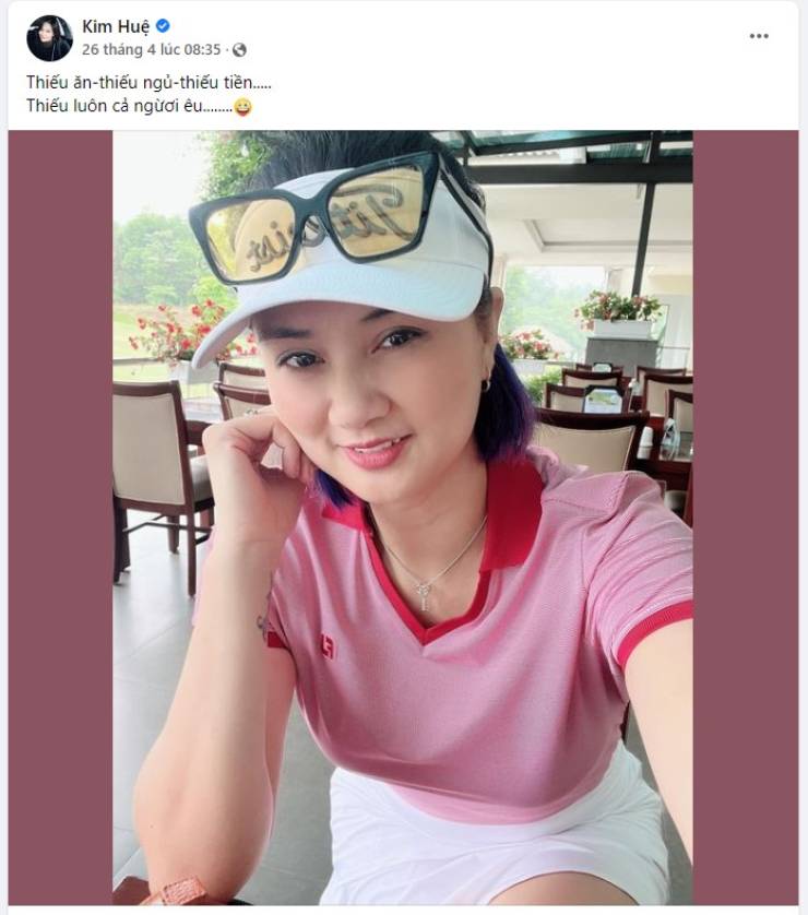 Hoa khôi bóng chuyền Kim Huệ than &#34;thiếu người yêu&#34;, VĐV khổng lồ 2m14 gây sốt - 1