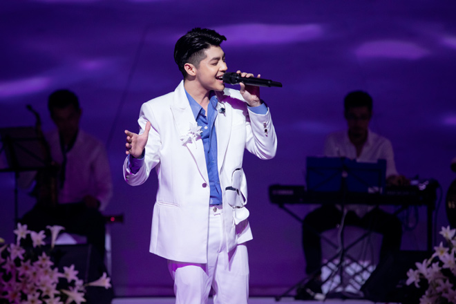 "Người tình tin đồn" của Mai Phương Thúy hát live đẳng cấp trong đêm nhạc toàn sao hạng A - 5