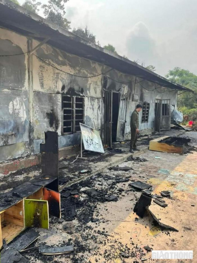 Trường mầm non tại Yên Bái cháy rụi sau tiếng nổ lớn - 2