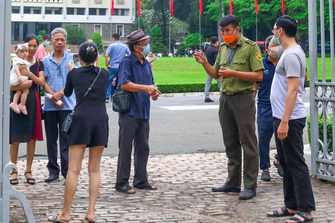 Vã mồ hôi, chen chân vào khu vui chơi giải trí tại TP.HCM - 2