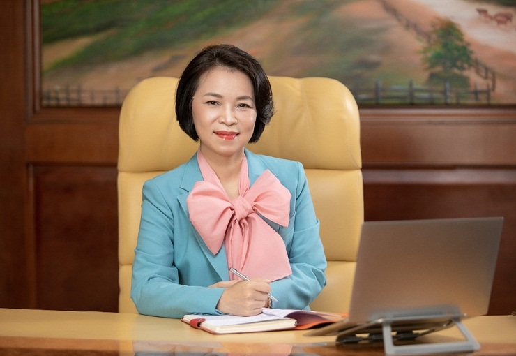 Vợ tỷ phú Phạm Nhật Vượng giành lại vị trí trong Top người giàu từ tay đại gia Hồ Xuân Năng - 1