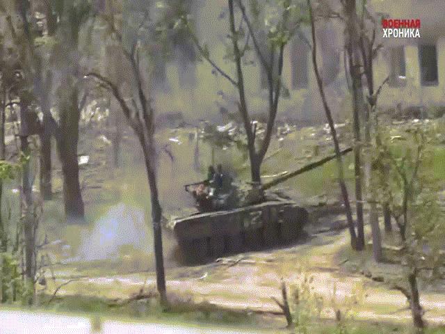 Video: Cận cảnh quân đội Nga giao chiến ở nhà máy thép Azovstal