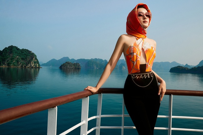 “Đệ nhất mỹ nhân Việt&#34; hoá quý cô Châu Âu trên du thuyền 5 sao - 1