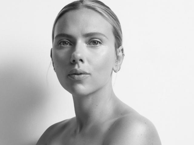 Scarlett Johansson ra mắt bộ sưu tập làm đẹp theo trào lưu của người nổi tiếng?