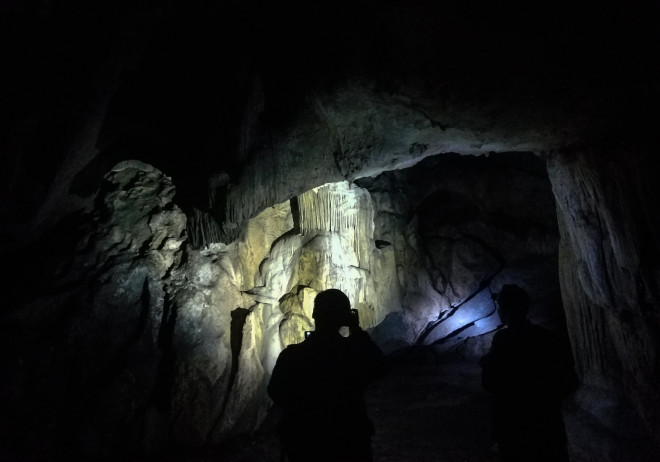 Khám phá hang động hoang sơ đầy mê mẩn giữ núi rừng Quảng Trị - 4