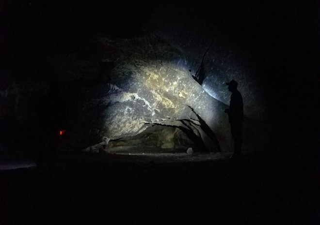 Khám phá hang động hoang sơ đầy mê mẩn giữ núi rừng Quảng Trị - 8