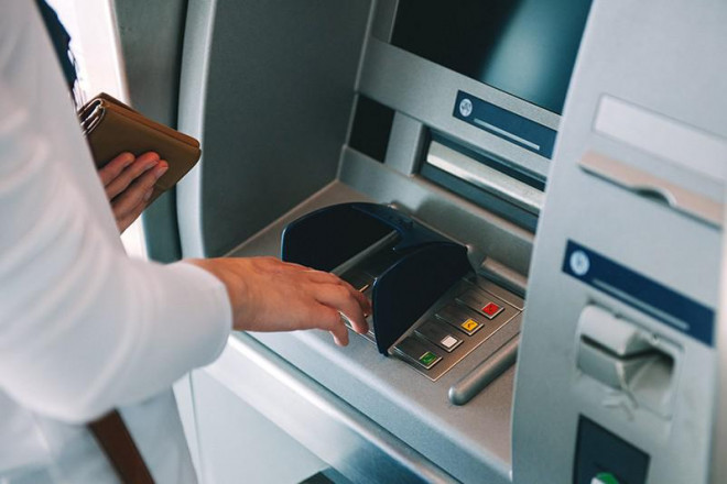 Bộ Công an thí điểm rút tiền mặt tại ATM bằng căn cước công dân - 1