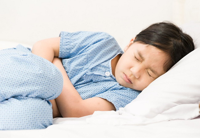 Nhiều trẻ nôn và đau bụng: Cha mẹ nên làm gì? - 1