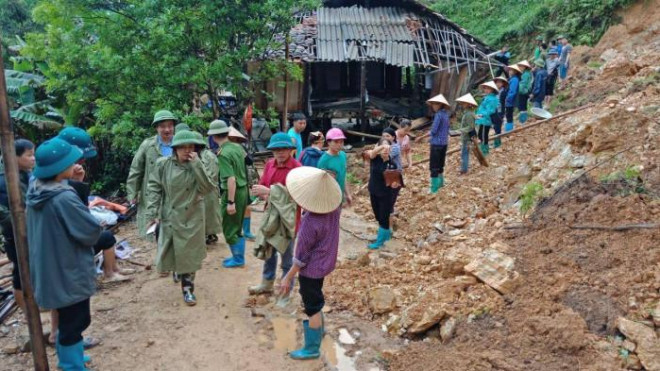 Giải cứu hàng chục người khỏi vùng chia cắt, ngập lụt tại Lạng Sơn - 2