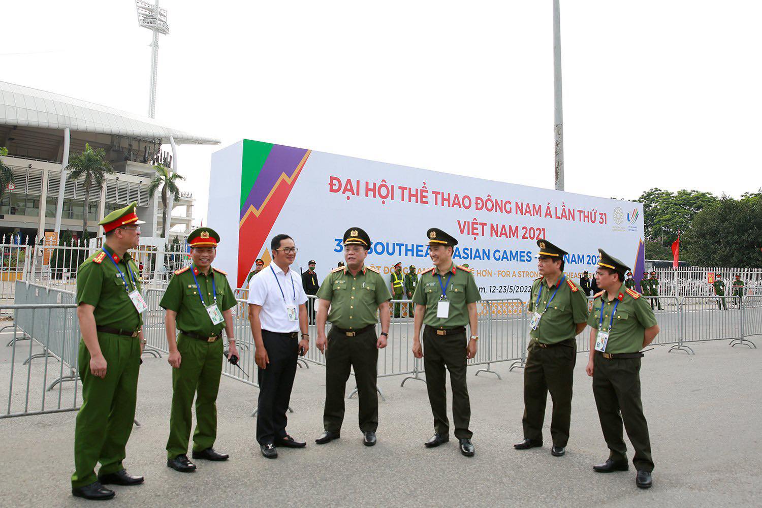 Giám đốc Công an Hà Nội thị sát công tác an ninh trước Lễ khai mạc SEA Games 31 - 1