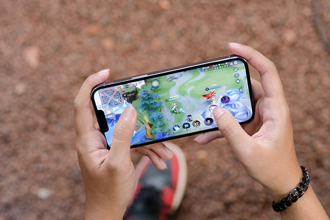 Top smartphone đỉnh chóp, màn hình lớn, cày bóng đá cực "đã" - 3