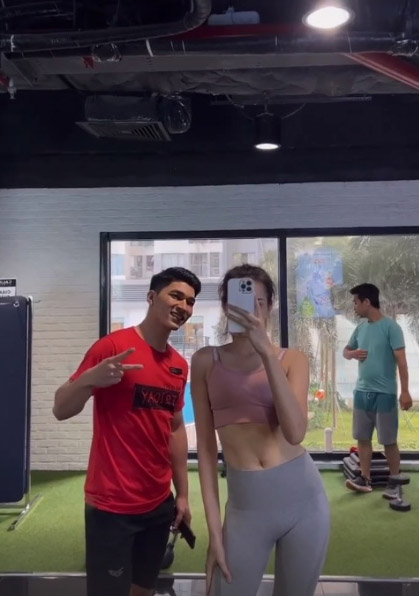 Hoa hậu Đỗ Thị Hà diện đồ tập ngắn khoe body "hiếm có đối thủ" - 3