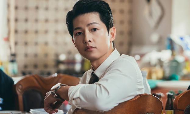 Mẹo ‘hack’ tuổi của nam thần Song Joong Ki - 1