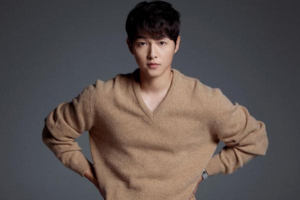 Mẹo ‘hack’ tuổi của nam thần Song Joong Ki - 3
