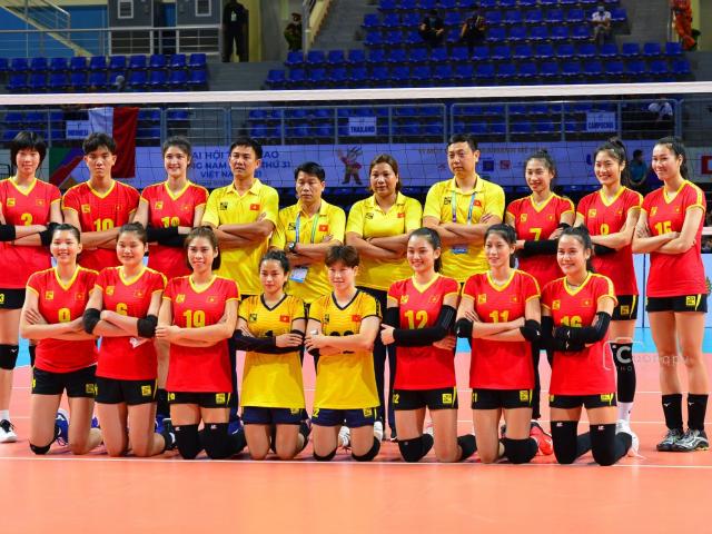 Thanh Thuy 1m93 shines, Vietnam women's volleyball team makes an impressive debut at the 31st SEA Games