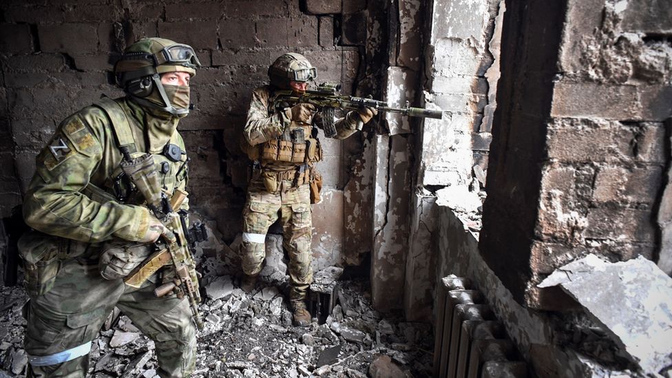 Báo Nga: Sĩ quan Anh bí mật phối hợp với quân đội Ukraine ở tiền tuyến - 1