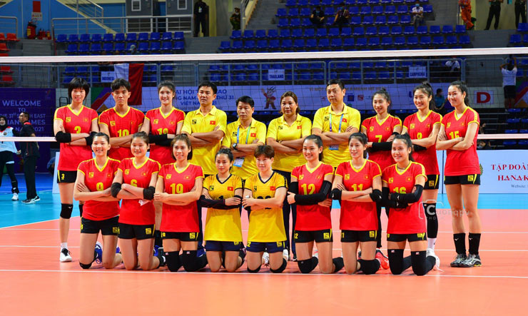 Thanh Thuy 1m93 shines, Vietnam women's volleyball team makes an impressive debut at SEA Games 31 - 1