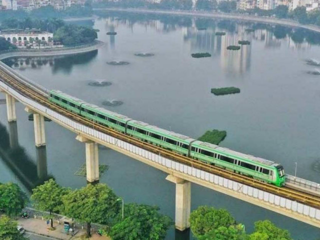 Lượng khách đi tàu điện Cát Linh - Hà Đông lập kỷ lục mới