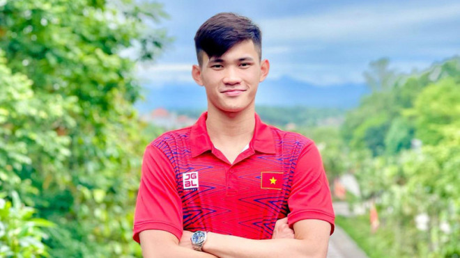 Câu chuyện đầy xúc động của kình như nhà nghèo giành HCV lịch sử, phá kỷ lục SEA Games 31! - 2