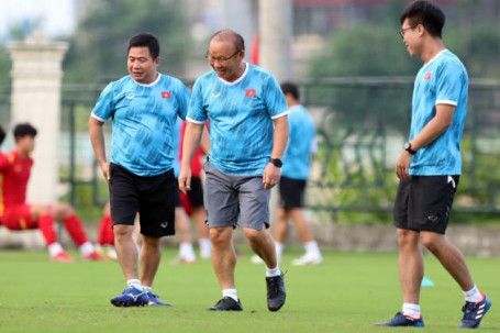 Thầy Park cười tươi trước đại chiến U23 Việt Nam - U23 Malaysia bán kết