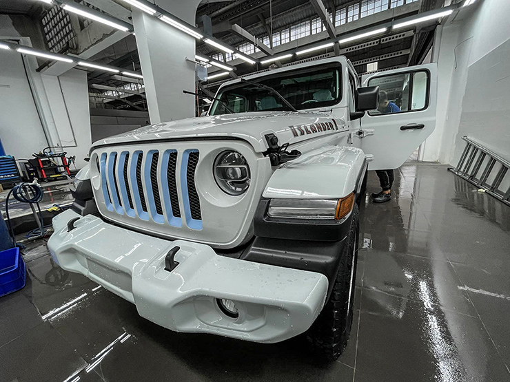 Hàng độc Jeep Wrangler Islander nội thất xanh đầu tiên về Việt Nam, giá hơn  3 tỷ đồng