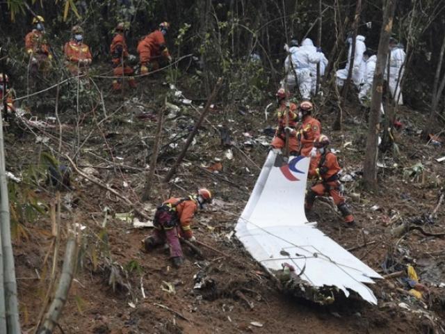 Vụ rơi máy bay khiến 132 người chết ở TQ: Người trong khoang lái chủ ý điều khiển?
