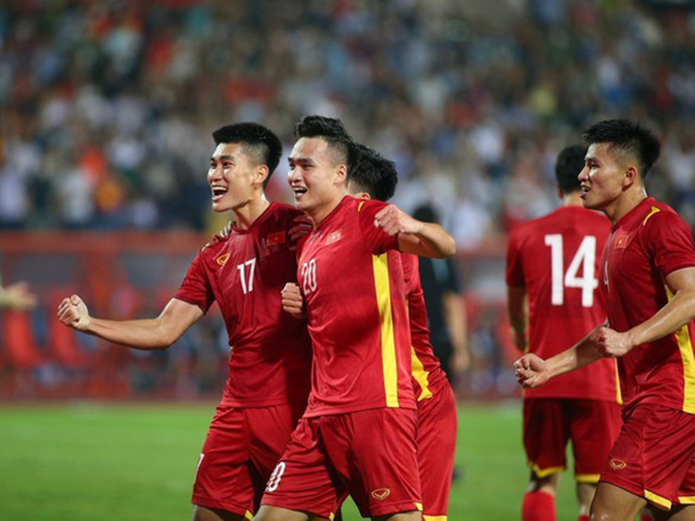 U23 Việt Nam tính kế đá bán kết, nghi U23 Malaysia ”giấu bài” (Clip 1 phút Bóng đá 24H)