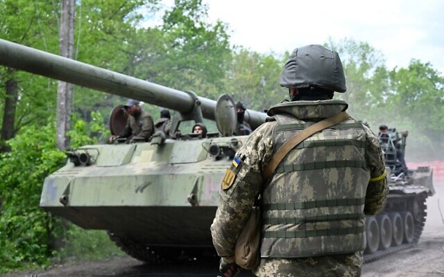Ukraine nói Nga gia cố phòng thủ, cảnh báo xung đột kéo dài - 1