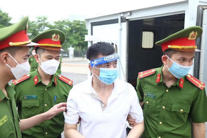 Cựu Thứ trưởng Bộ Y tế Trương Quốc Cường bị tuyên phạt 4 năm tù - 3