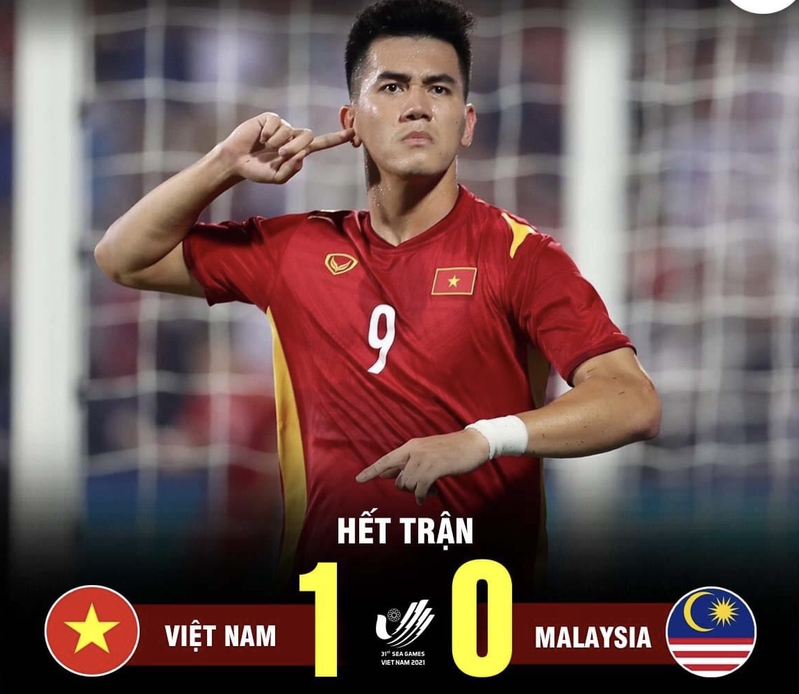 Tiến Linh đánh đầu cháy lưới U23 Malaysia, sao Việt &#34;dậy sóng&#34; nhắn ngay điều này - 1