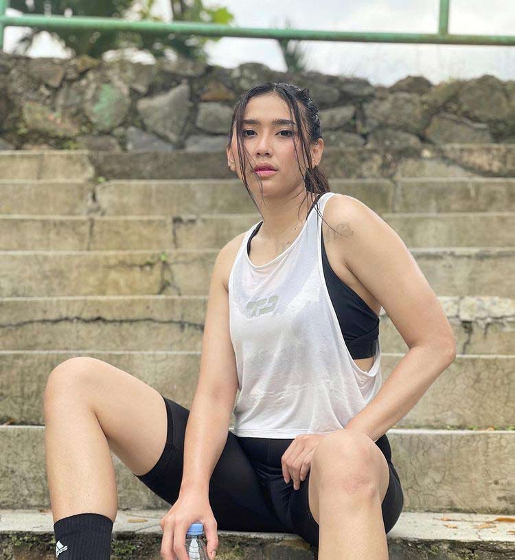 Nhan sắc của nữ bóng chuyền được ví như minh tinh đang gây sốt tại SEA Games 31 - 4
