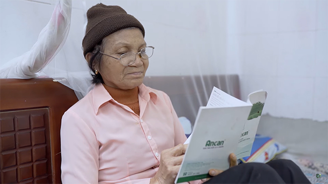 Hành trình chiến thắng ung thư phổi đầy nghị lực và hiểu biết của người mẹ già 73 tuổi - 1