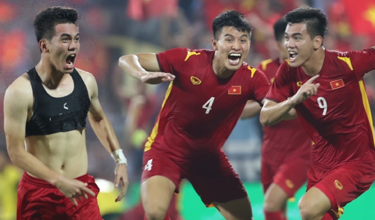 Vang dội U23 Việt Nam vào chung kết SEA Games: 120 phút trình diễn đẳng cấp (Clip 1 phút Bóng đá 24H) - 1