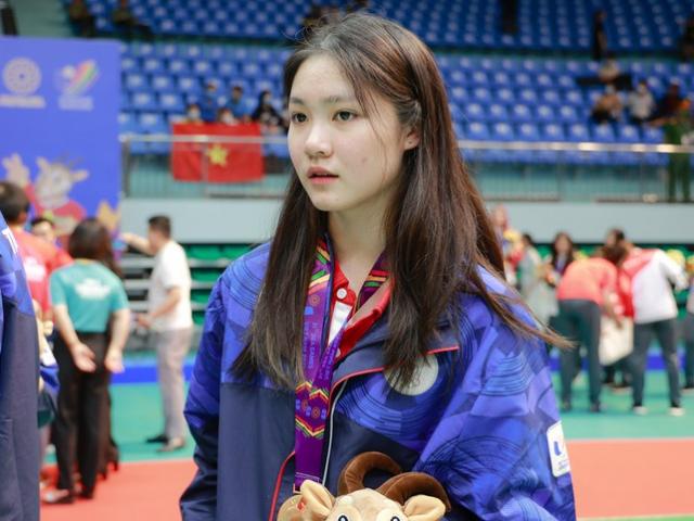 Nhan sắc khả ái trong trẻo của ”thiên thần cầu lông” 15 tuổi thu hút chú ý tại SEA Games 31