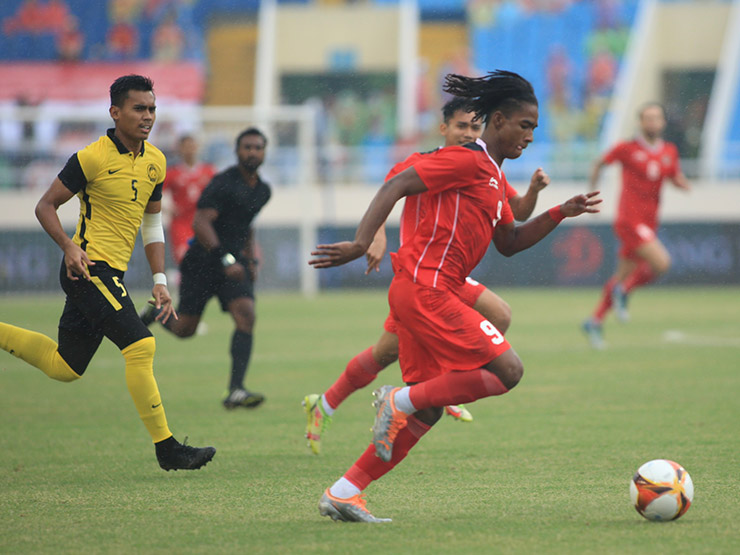 Trực tiếp bóng đá U23 Indonesia - U23 Malaysia: Thế trận giằng co (SEA Games 31)