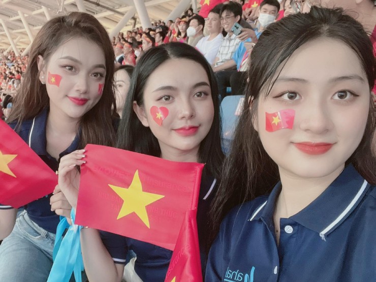 Trực tiếp tin mới nhất chung kết U23 Việt Nam - U23 Thái Lan: Sân Mỹ Đình nóng hừng hực