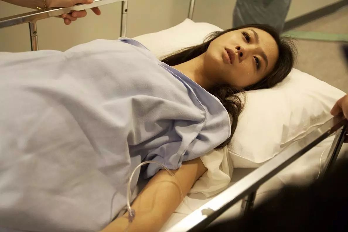 Thai 38 tuần vẫn chưa chào đời, cả nhà chết lặng khi bác sĩ chỉ định mổ gấp - 1