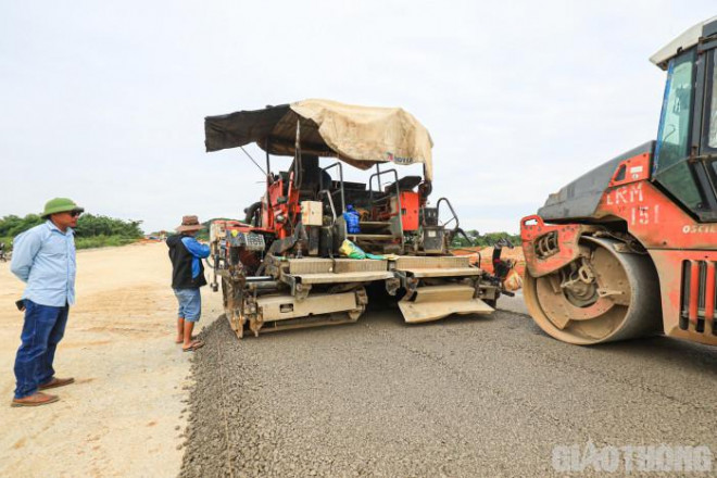 Toàn cảnh ngày đêm thi công cao tốc Bắc - Nam qua Ninh Bình, Thanh Hóa - 5