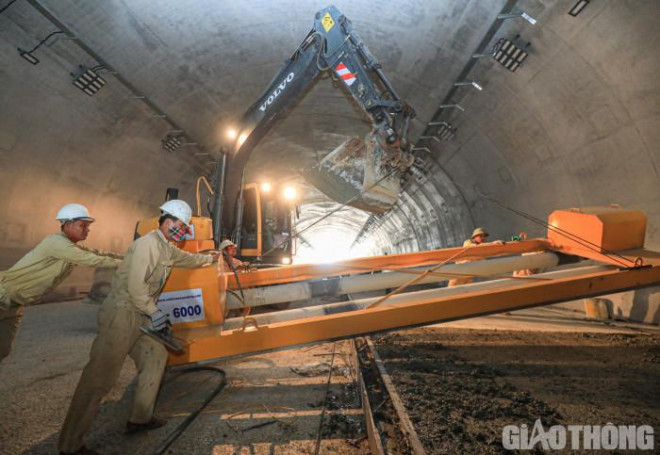 Toàn cảnh ngày đêm thi công cao tốc Bắc - Nam qua Ninh Bình, Thanh Hóa - 7